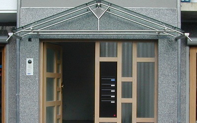Wulf & Berger Büttelborn - dem Style des Hauses angepasstes Vordach